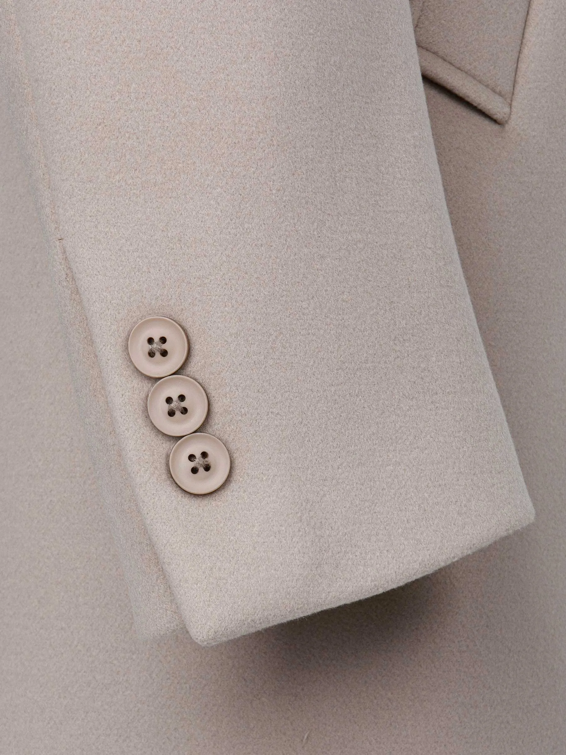 Camelot Slide Pocket Beige Trenchcoat