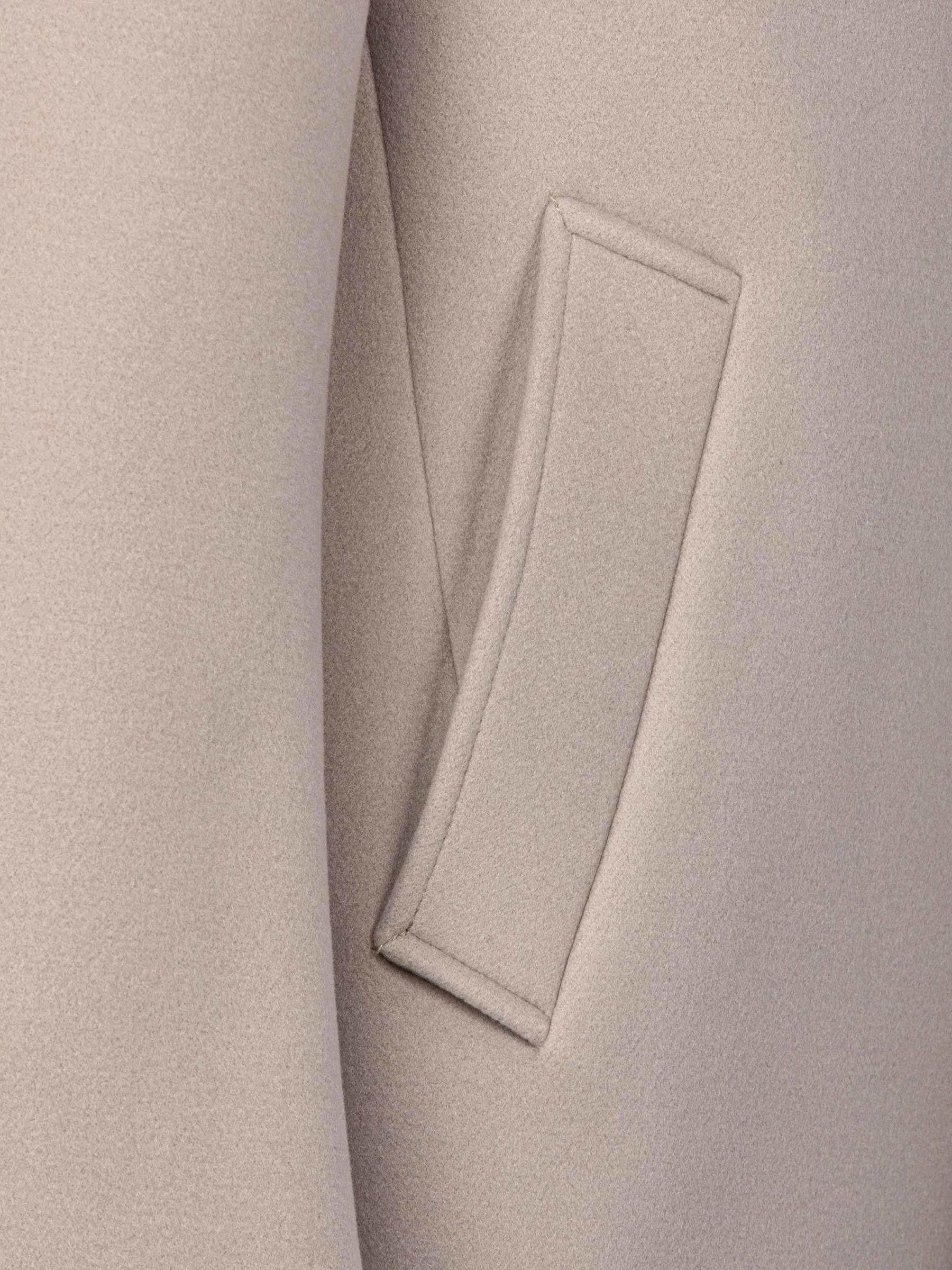 Camelot Slide Pocket Beige Trenchcoat