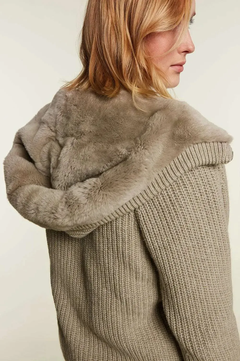 Knitted bomber jacket with fur