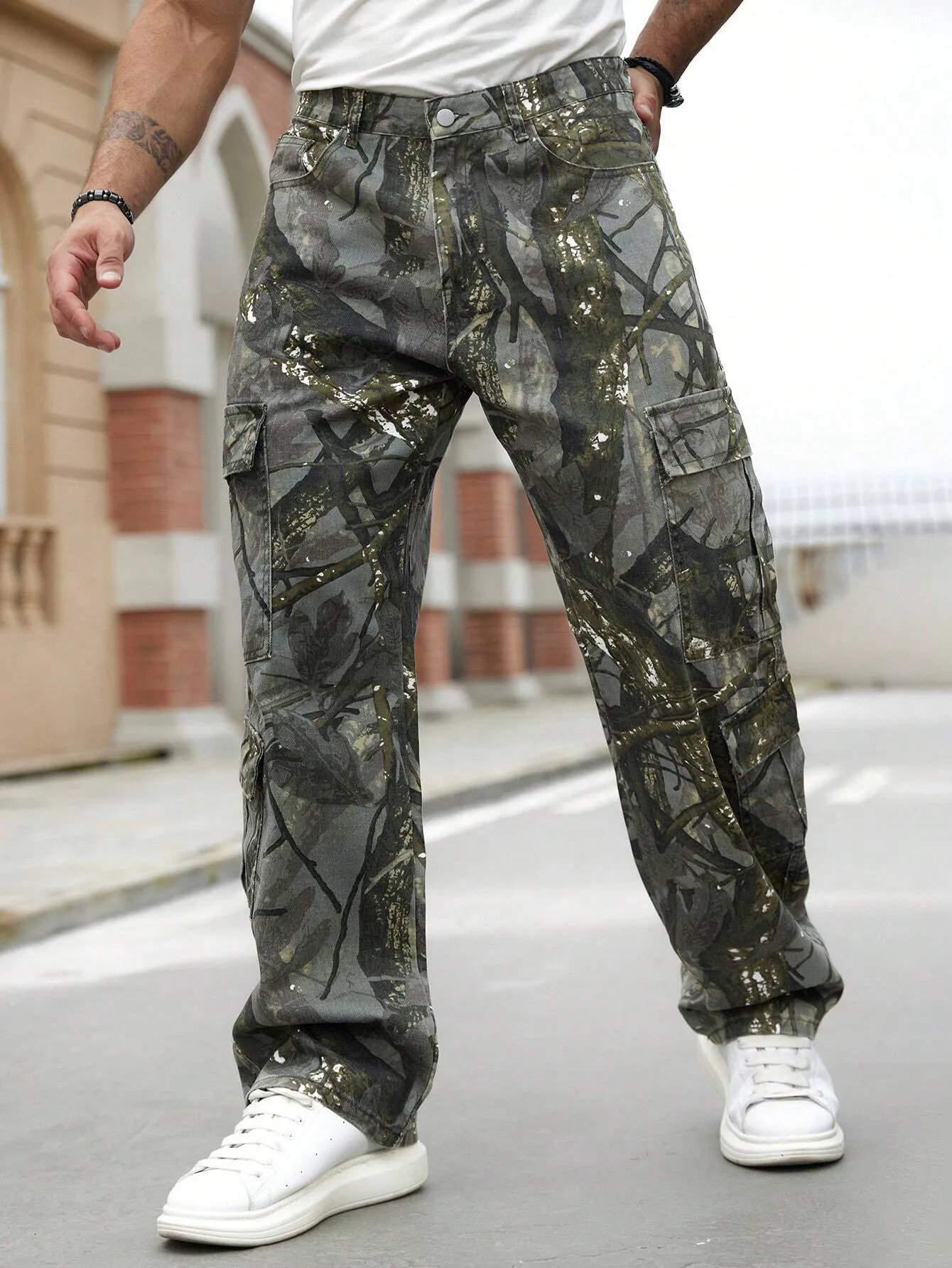 Manfinity EMRG Men Flap Pocket Side Cargo Jeans