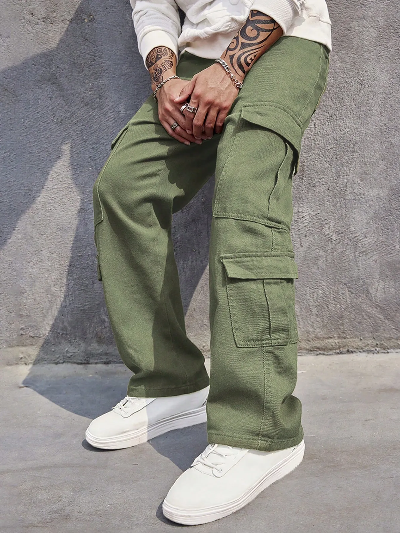 Manfinity EMRG Men Flap Pocket Side Cargo Jeans