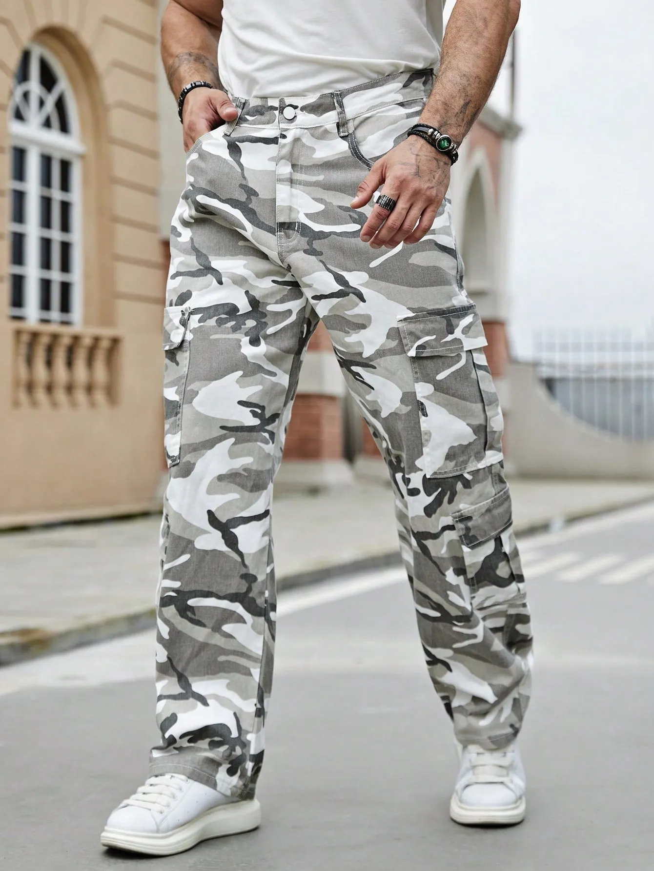 Manfinity EMRG Men Flap Pocket Side Cargo Jeans