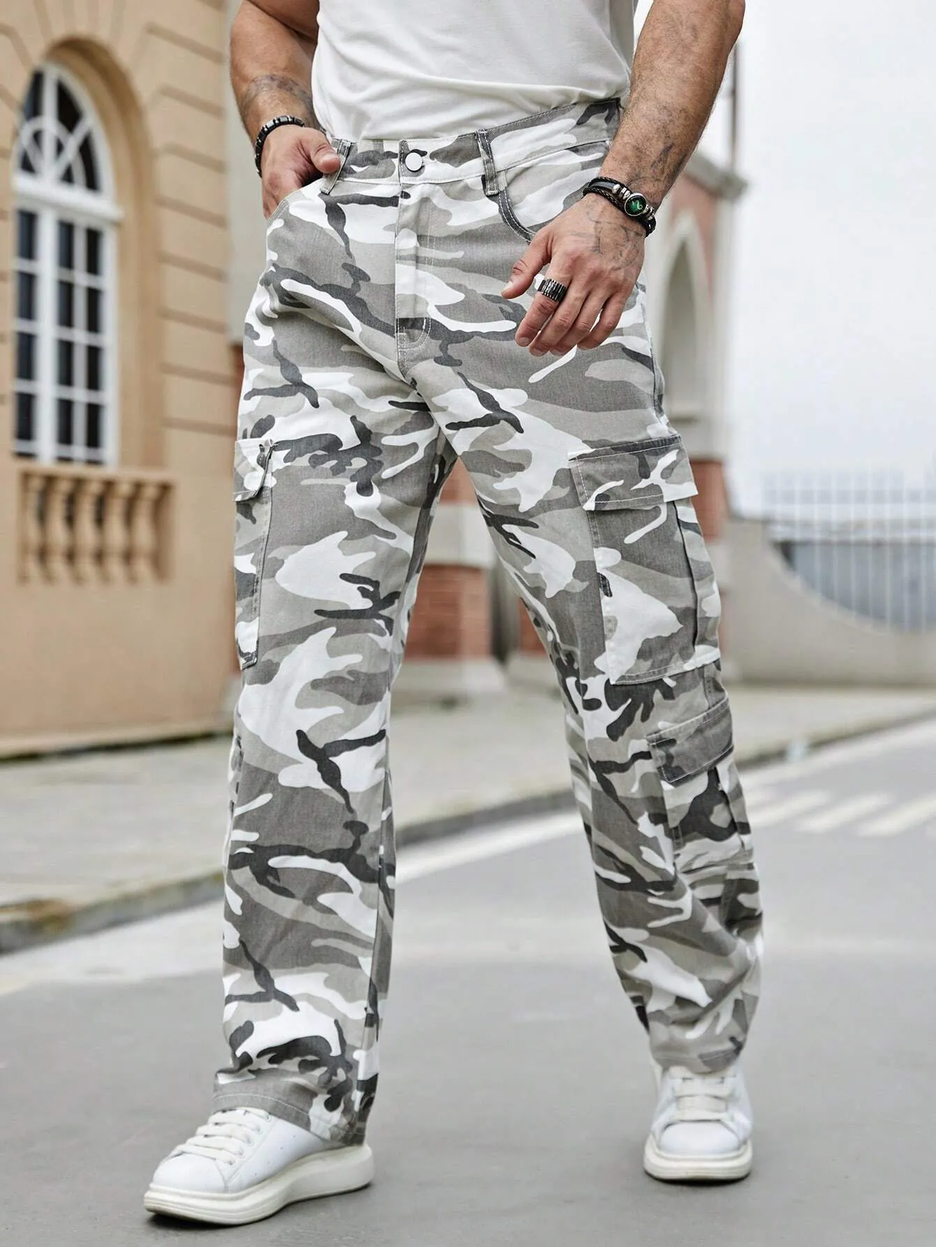 Manfinity EMRG Men Flap Pocket Side Cargo Jeans