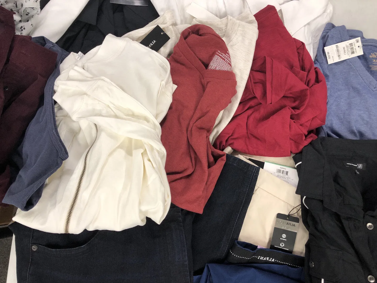 Men's Clothing American Apparel, Polo, Levi's, Alfani, and more, 28 Units, Shelf Pulls, MSRP $1,509.50