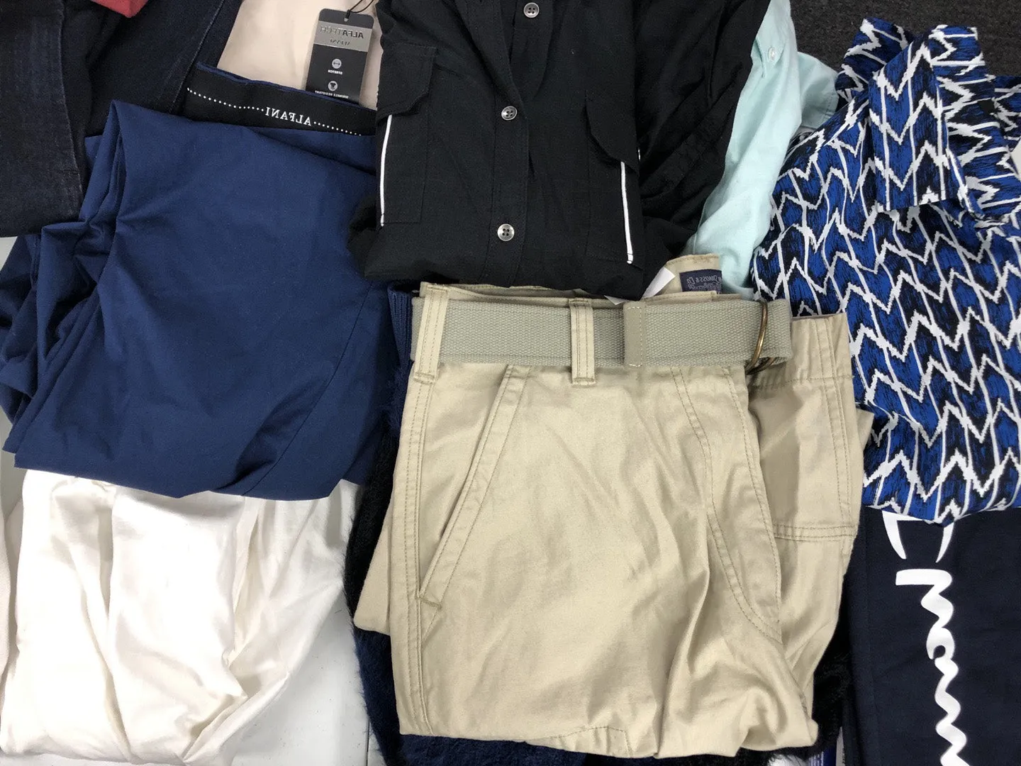 Men's Clothing American Apparel, Polo, Levi's, Alfani, and more, 28 Units, Shelf Pulls, MSRP $1,509.50