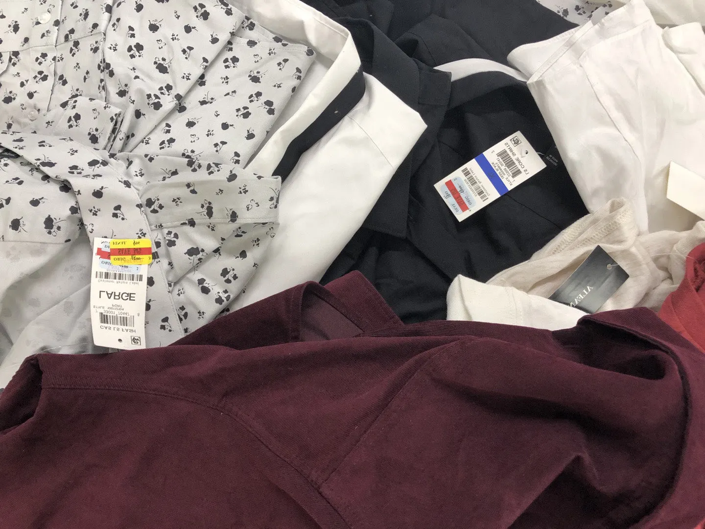 Men's Clothing American Apparel, Polo, Levi's, Alfani, and more, 28 Units, Shelf Pulls, MSRP $1,509.50