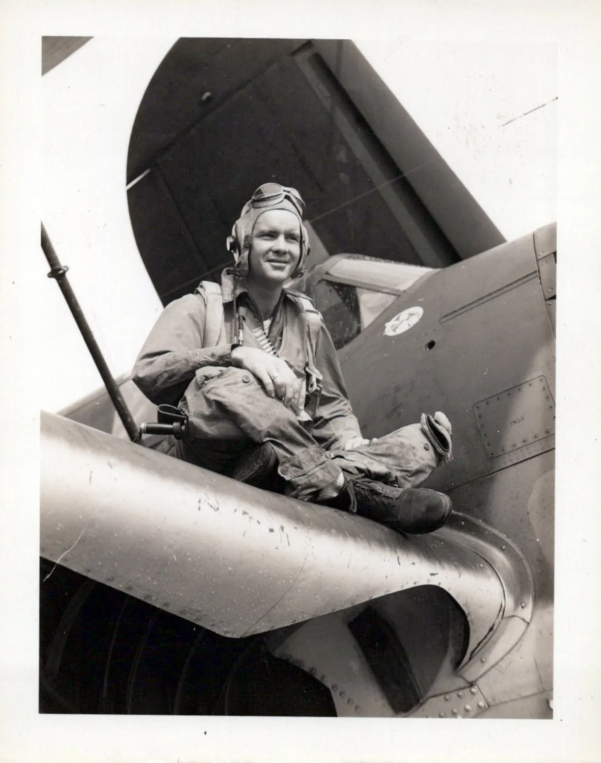 Original U.S. WWII Navy Cross Recipient Fighter Pilot Grouping for LtJG Paul Wahlstrom Who Sunk A Japanese Aircraft Carrier with Original Citation