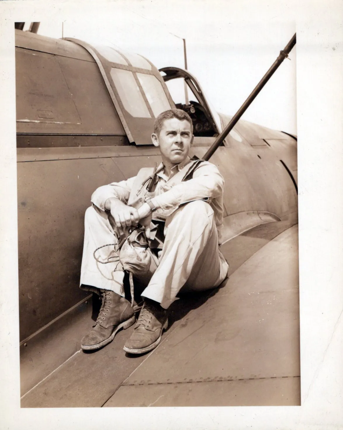 Original U.S. WWII Navy Cross Recipient Fighter Pilot Grouping for LtJG Paul Wahlstrom Who Sunk A Japanese Aircraft Carrier with Original Citation