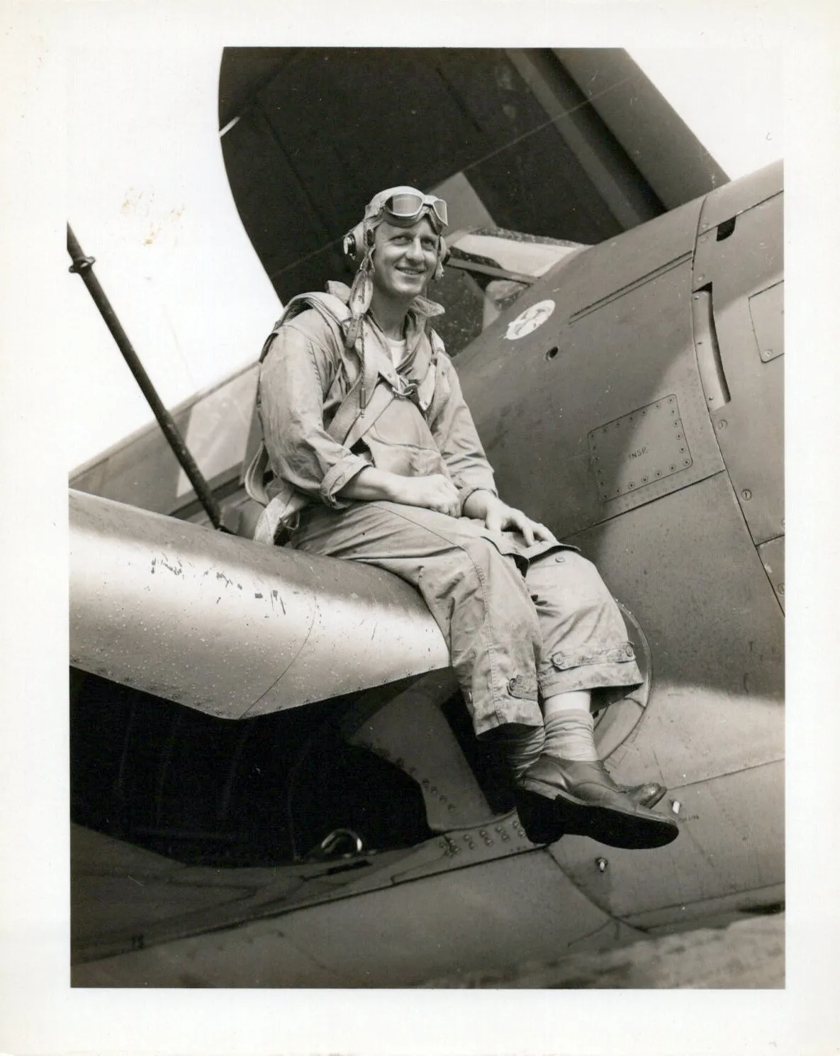 Original U.S. WWII Navy Cross Recipient Fighter Pilot Grouping for LtJG Paul Wahlstrom Who Sunk A Japanese Aircraft Carrier with Original Citation