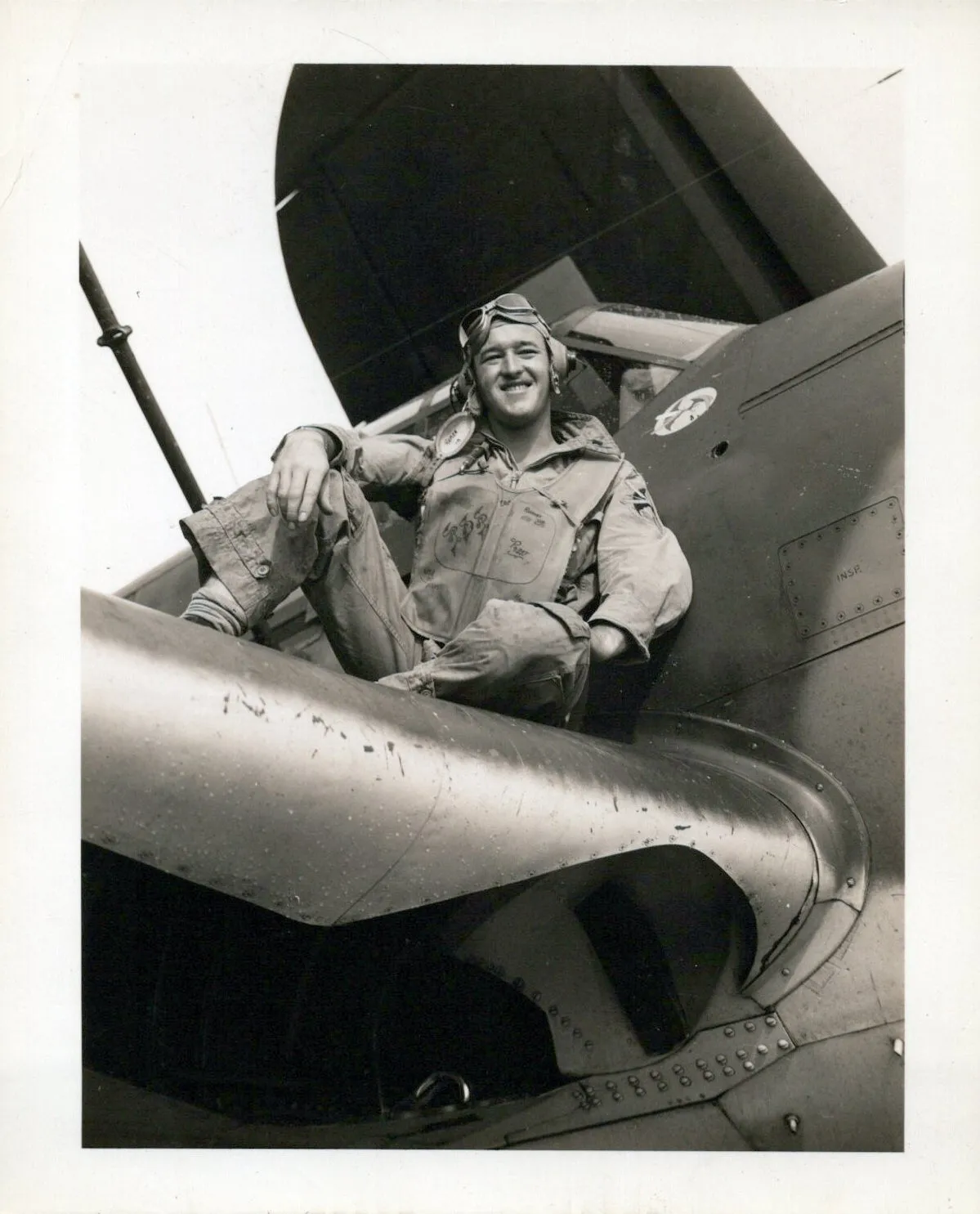 Original U.S. WWII Navy Cross Recipient Fighter Pilot Grouping for LtJG Paul Wahlstrom Who Sunk A Japanese Aircraft Carrier with Original Citation